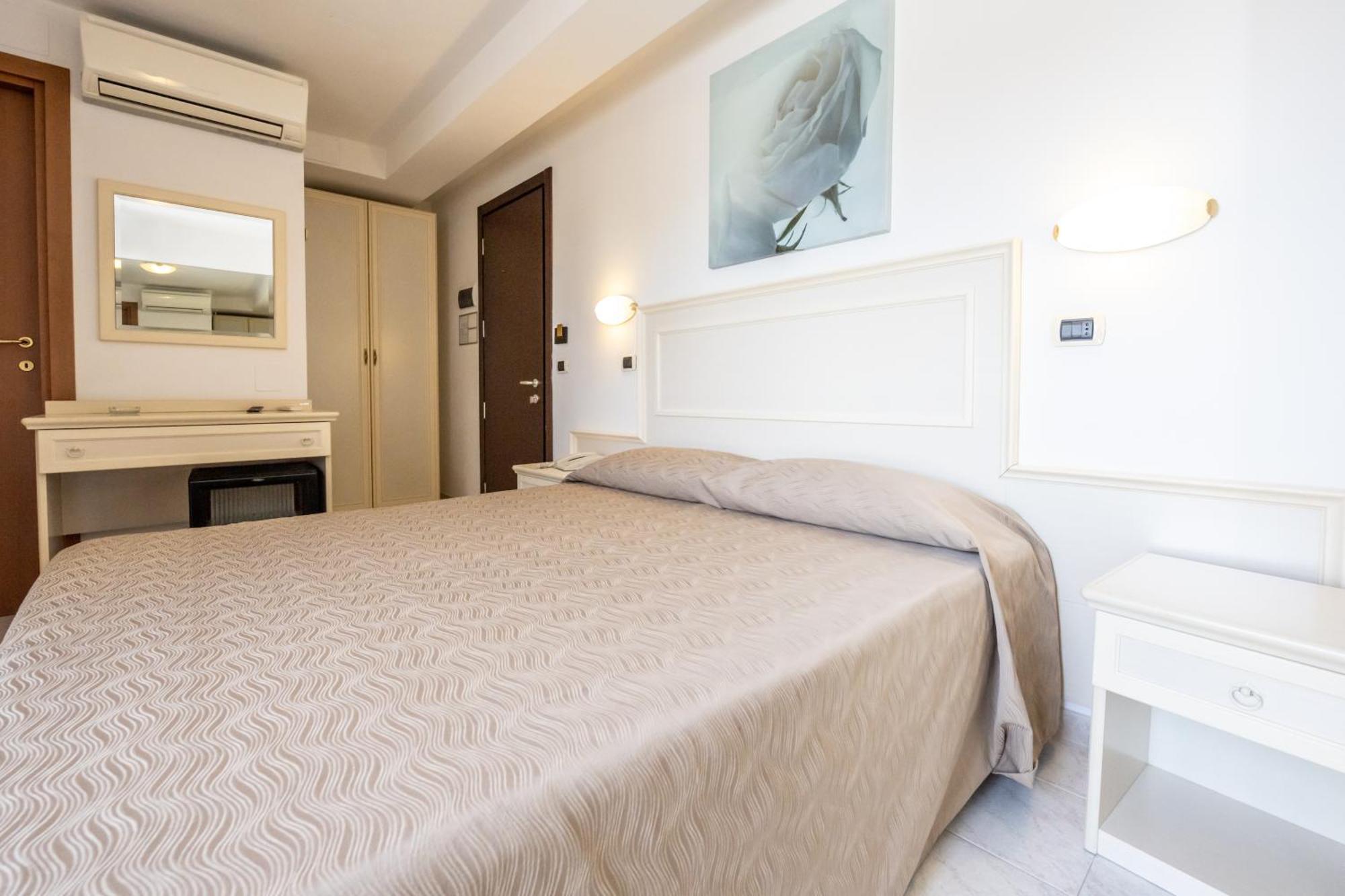 Hotel Florence San Benedetto del Tronto Exterior photo